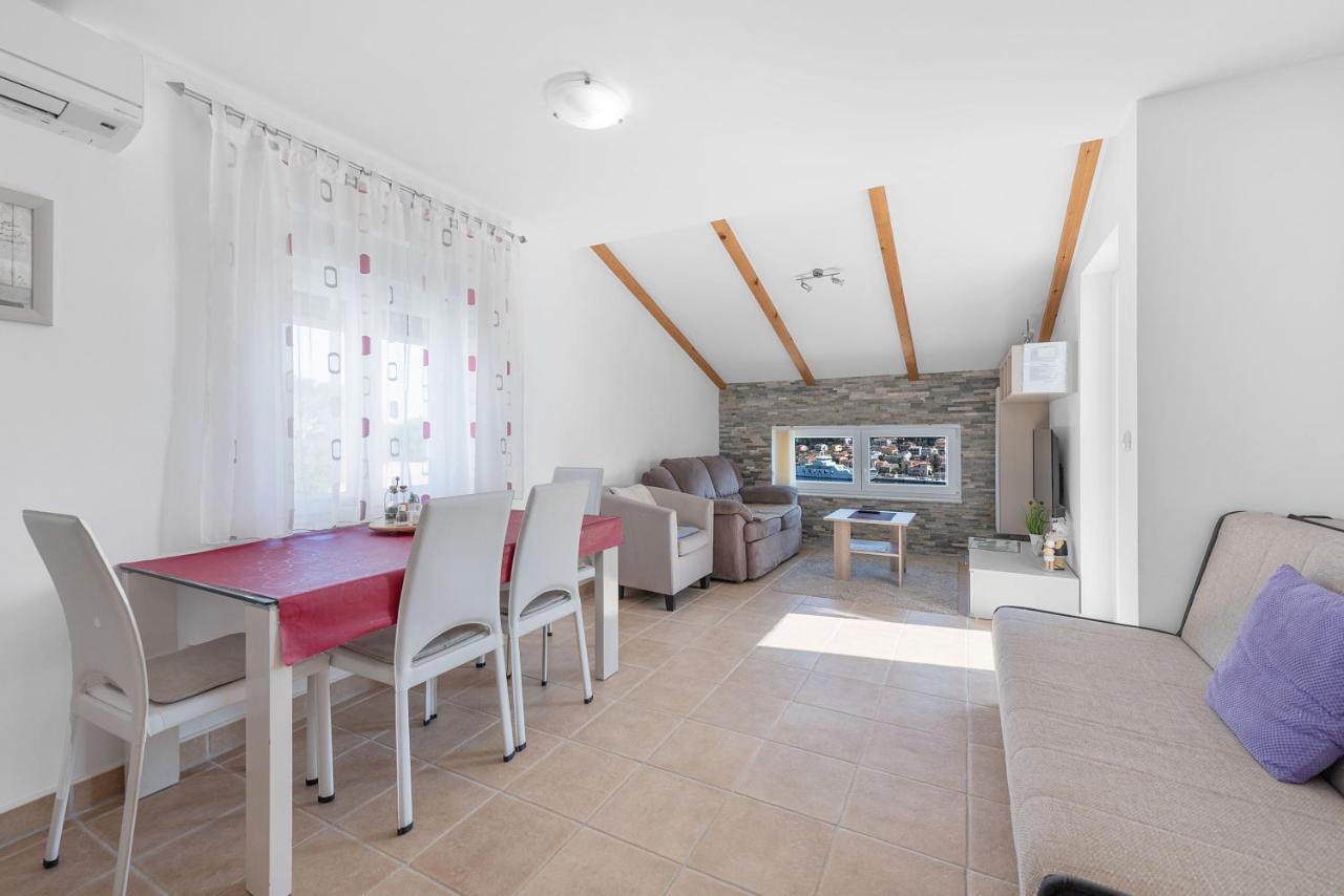 Apartments Joni Cikat Mali Lošinj Buitenkant foto