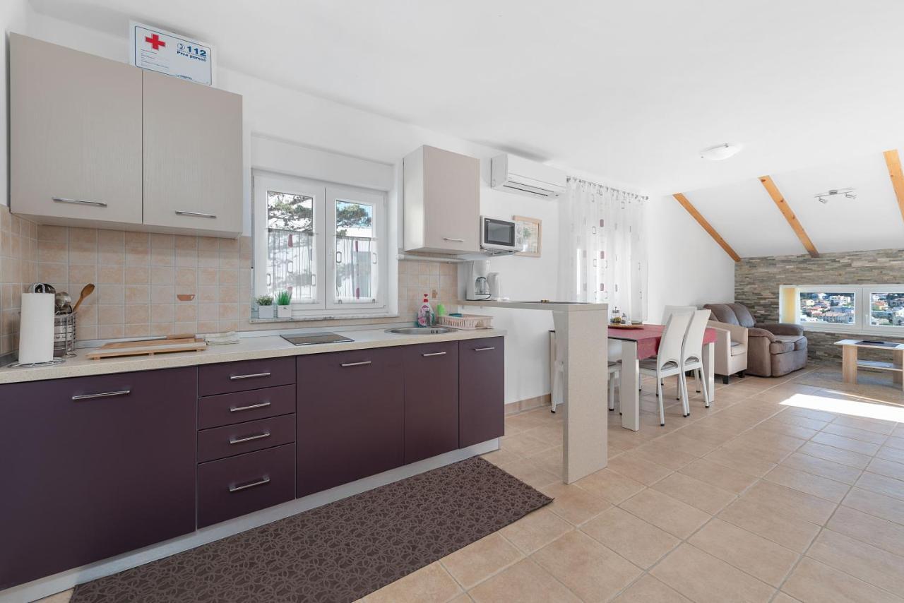 Apartments Joni Cikat Mali Lošinj Buitenkant foto