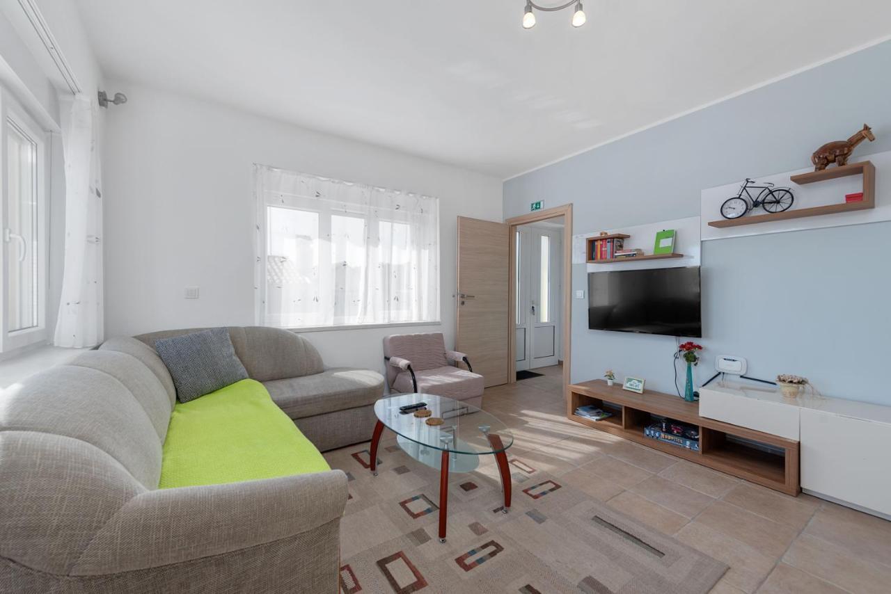 Apartments Joni Cikat Mali Lošinj Buitenkant foto