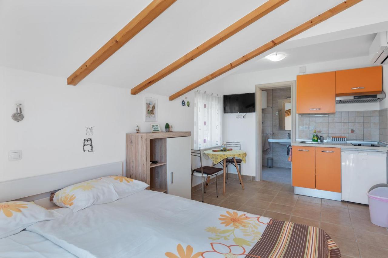Apartments Joni Cikat Mali Lošinj Buitenkant foto